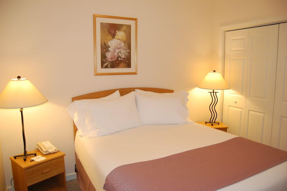 Microtel Inn & Suites By Wyndham Plattsburgh Bagian luar foto