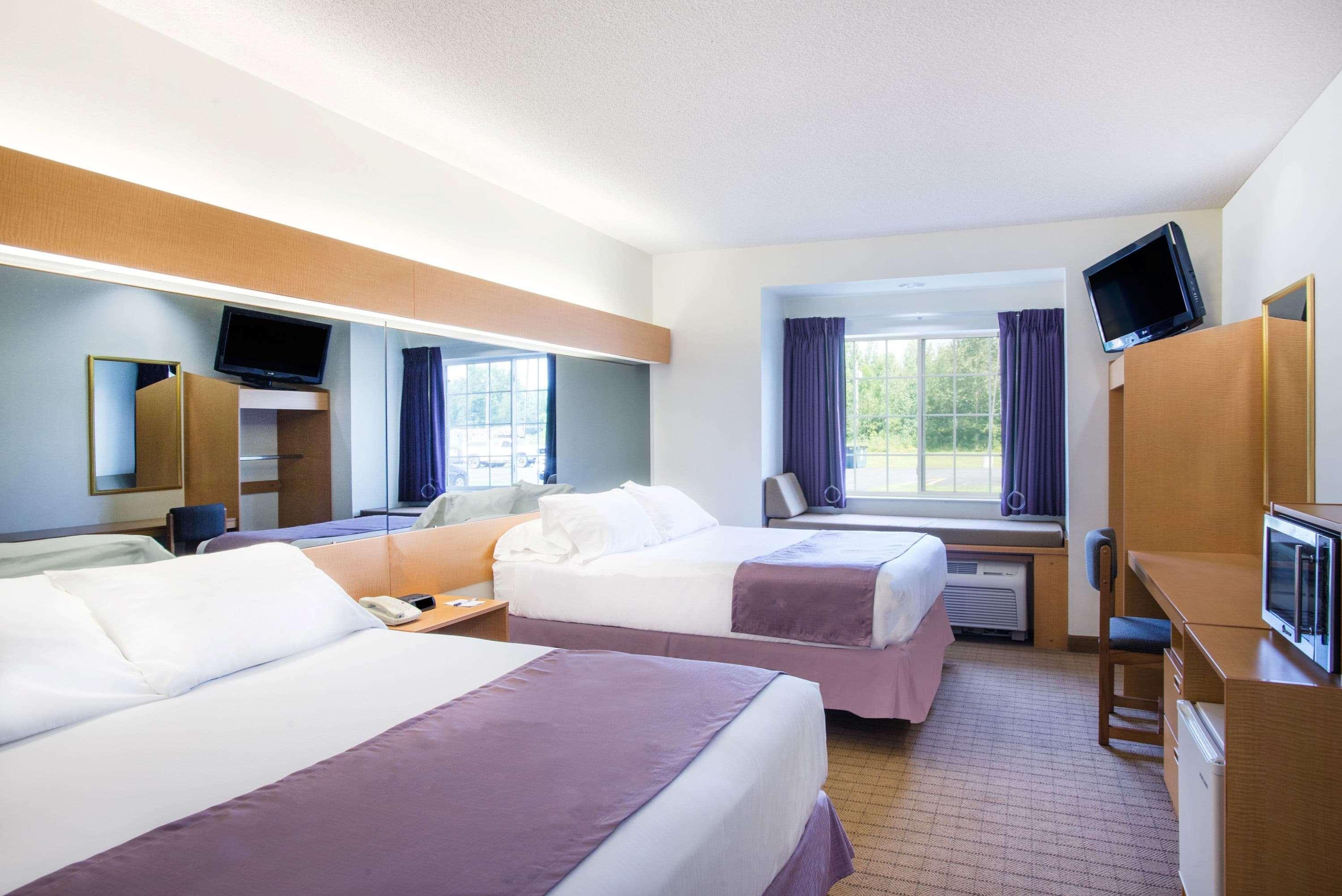 Microtel Inn & Suites By Wyndham Plattsburgh Bagian luar foto