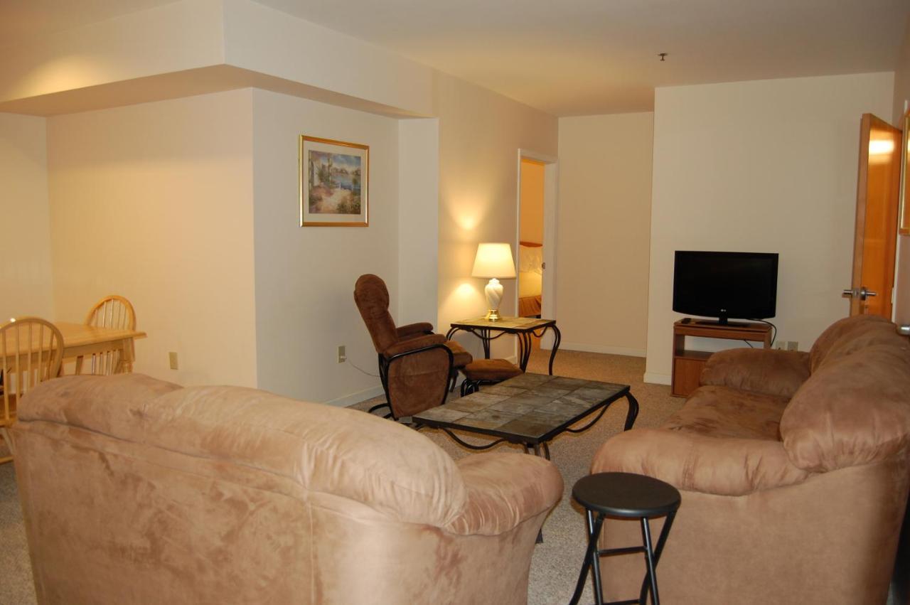 Microtel Inn & Suites By Wyndham Plattsburgh Bagian luar foto
